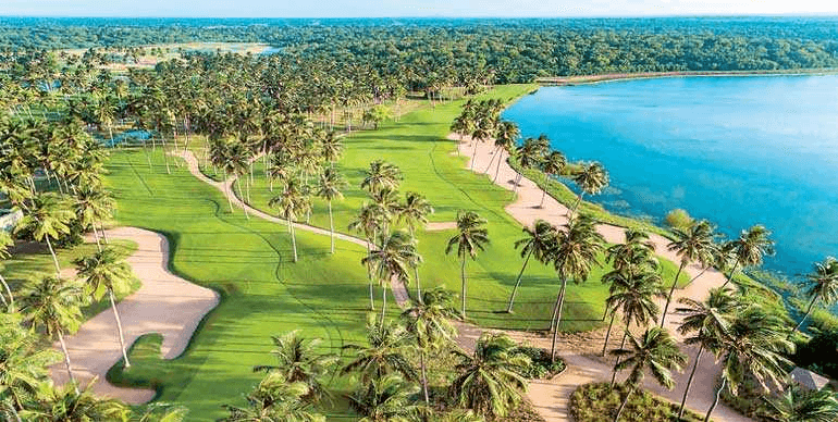 Golfer near clubhouse